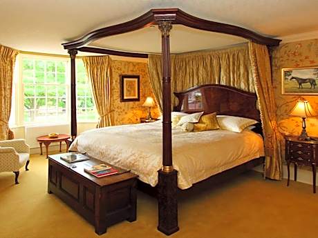 Four Poster Room