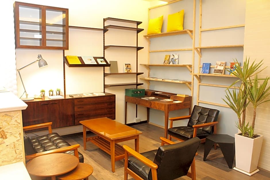 Bee House by Cosmos Creation