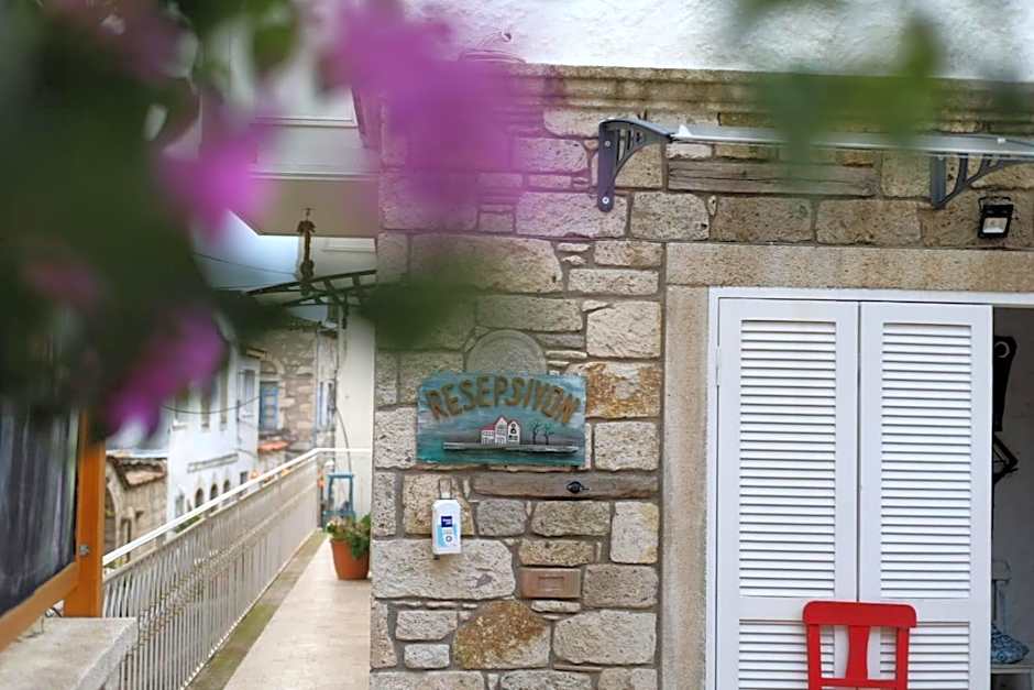 Monat Otel Alacatı