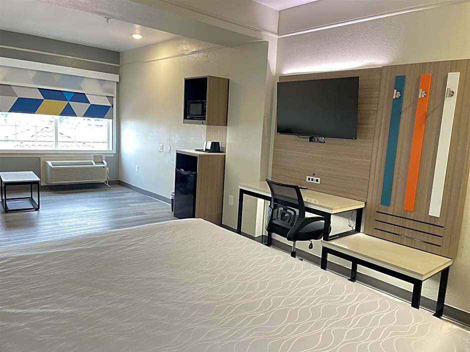 Sonesta Essential North Houston