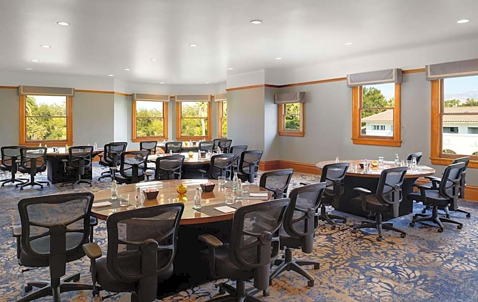 Hayes Mansion San Jose, Curio Collection by Hilton