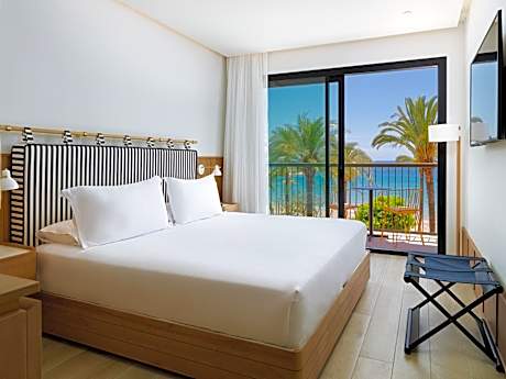 Classic Room with Terrace and Sea View (2 Adults)