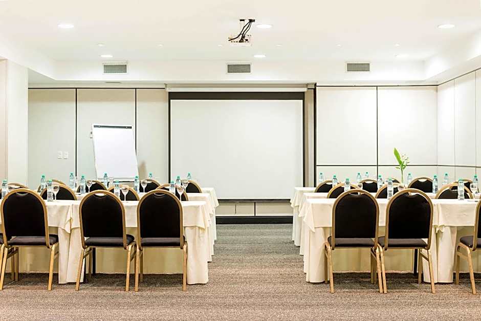Loi Suites Recoleta Hotel