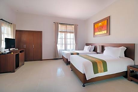 Superior Double or Twin Room with Extra Bed