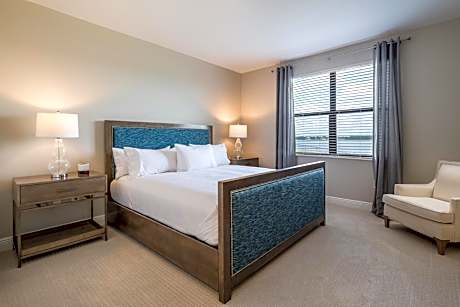 Apartment with Lake View