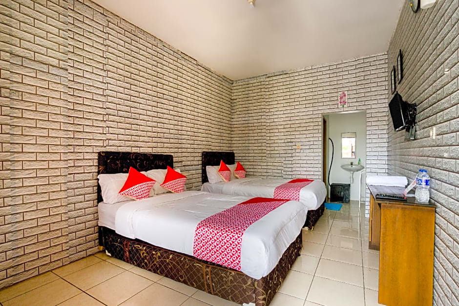 Super OYO 2961 Artana Bed & Breakfast