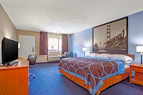 Queen Room - Non-Smoking