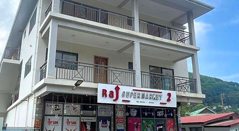 Le Chateau Bleu Hotel