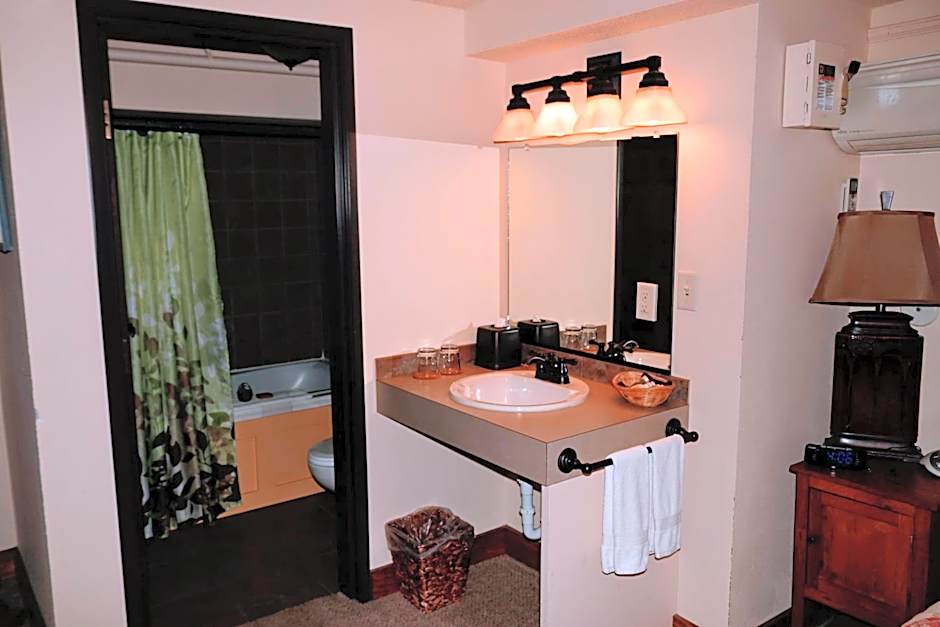 Iowa House Historic Inn