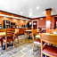 Econo Lodge Inn & Suites Airport