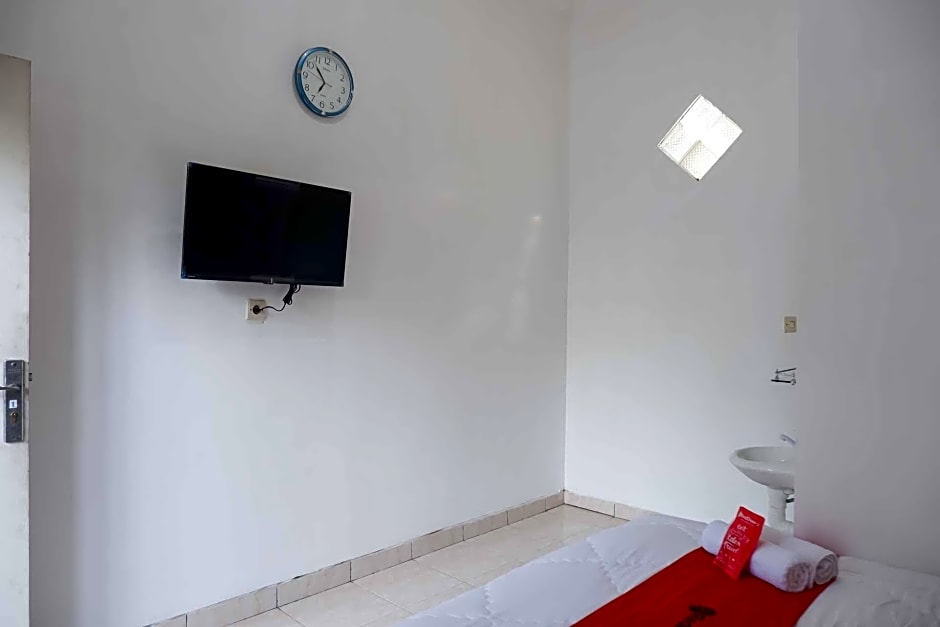 RedDoorz near RSUD Nganjuk