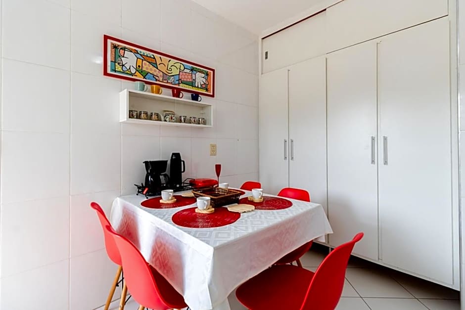 Otimo apto c WiFi a 700m da Praia do Tombo-Guaruja