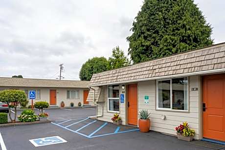 6 Rivers Motel Fortuna near Hwy 101