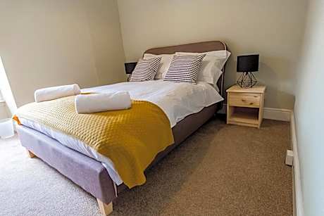 Room 5-Double room-Standard-Shared Bathroom-Garden View