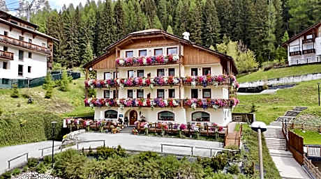 Hotel Mondeval