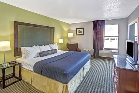 1 King Bed Non-Smoking
