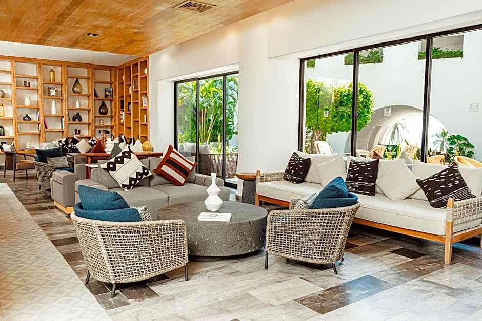 Camino Real Zaashila Huatulco