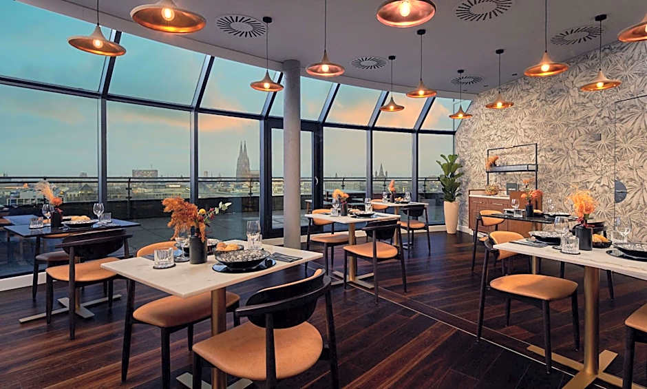 Wasserturm Hotel Cologne, Curio Collection by Hilton