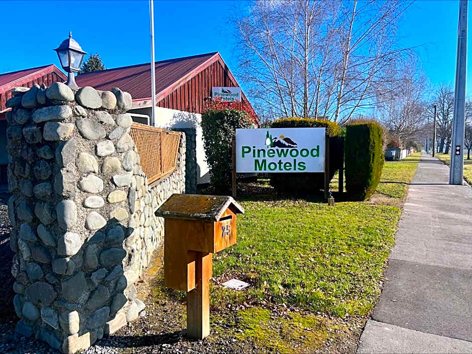 Pinewood Motels