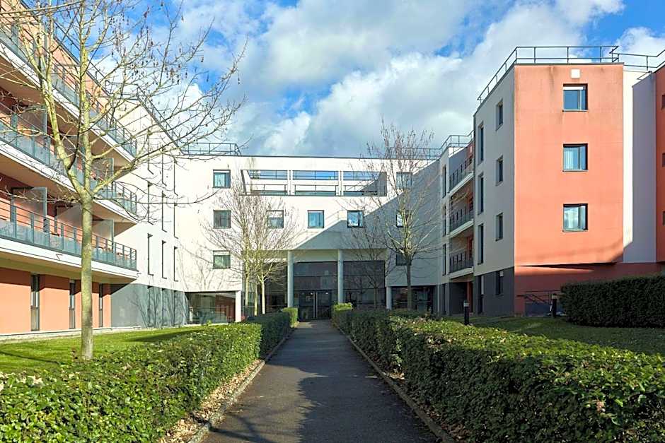 Comfort Aparthotel Versailles, St Cyr l'Ecole