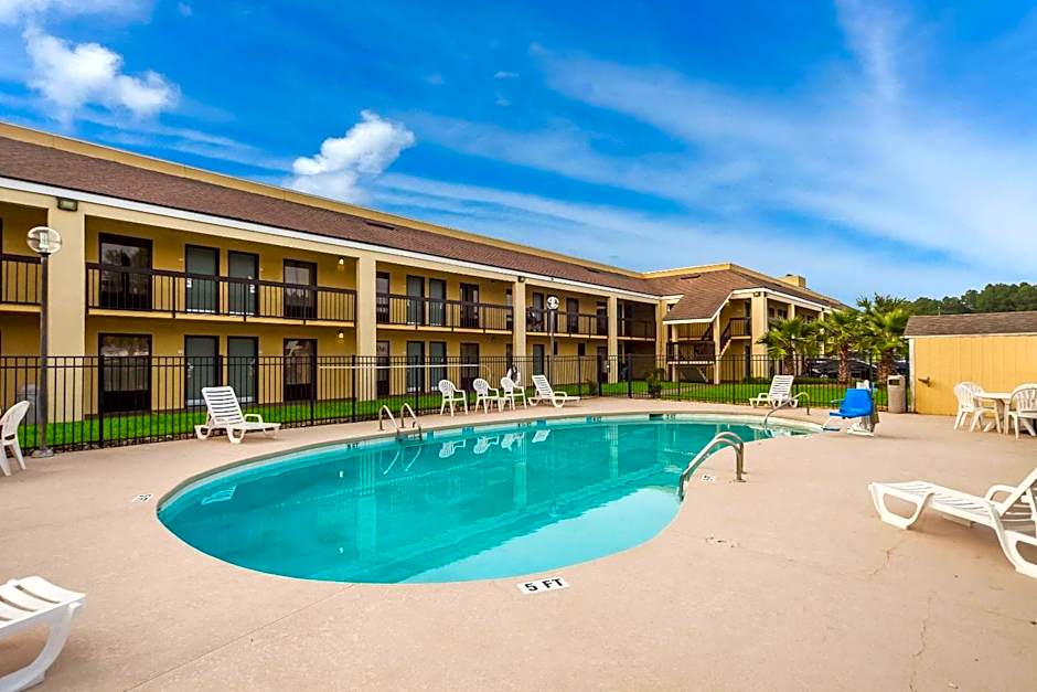 Quality Inn Coliseum