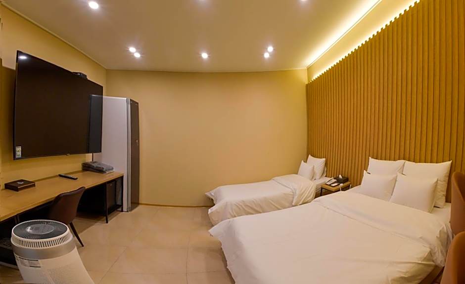 Gwangju Brown Dot Chungjang