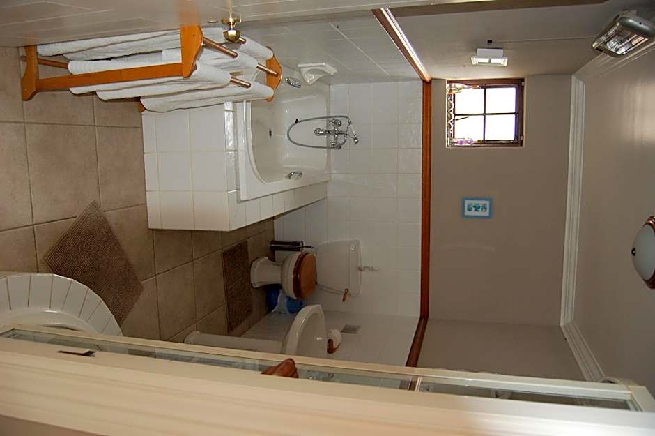 Maple Manor Guest House