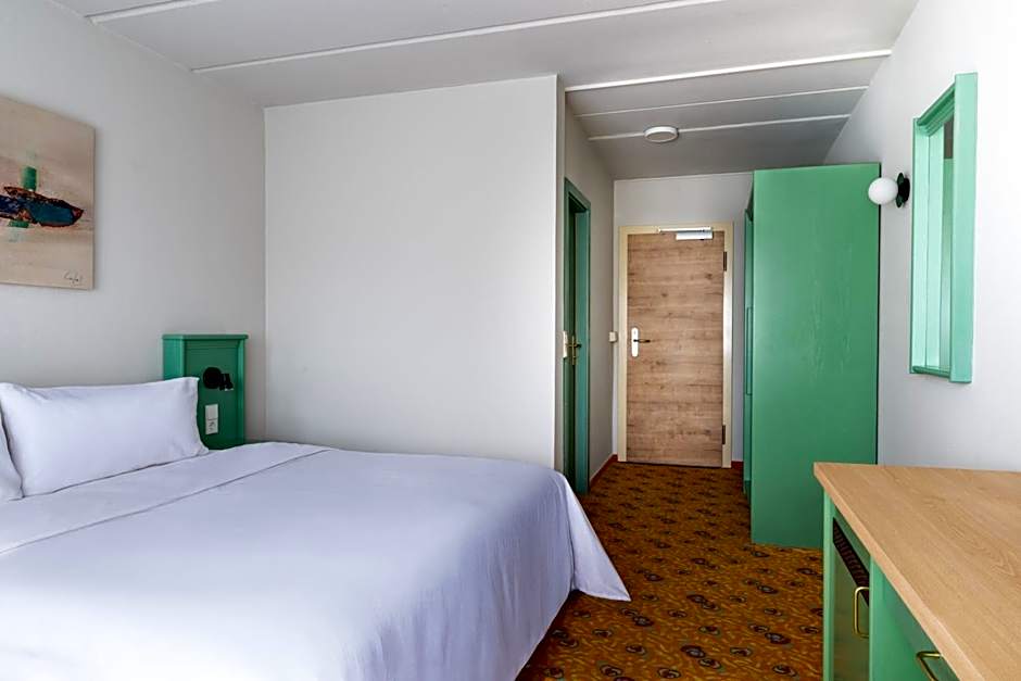 Photo 1 of 5 of Double Room