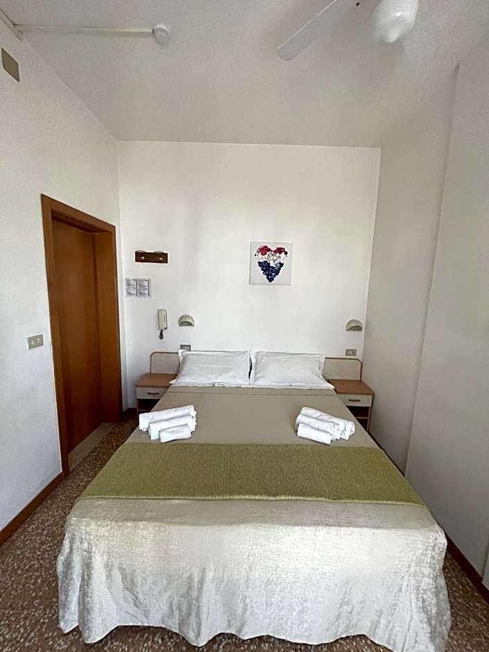 Hotel Alex