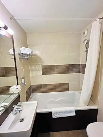 2 rooms Family Suite with terrace and kitchen