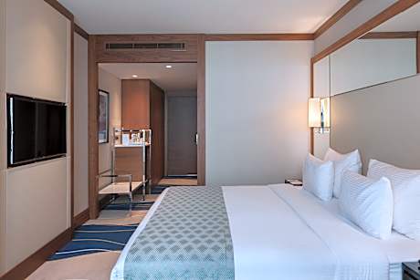 Corner Room with King Size Bed