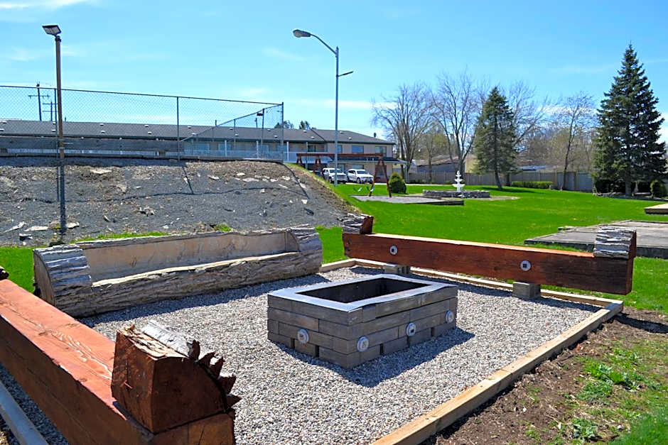 Motel 6 Campbellford, ON