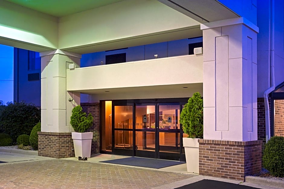 Holiday Inn Express Hotel & Suites Brookville