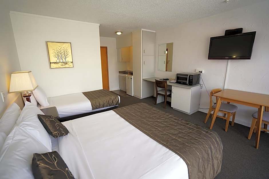 Alpers Lodge & Conference Centre