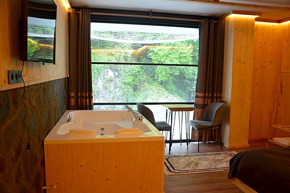 DOĞAL SUİT BUNGALOV