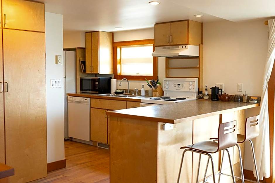 The Shoreline Tofino