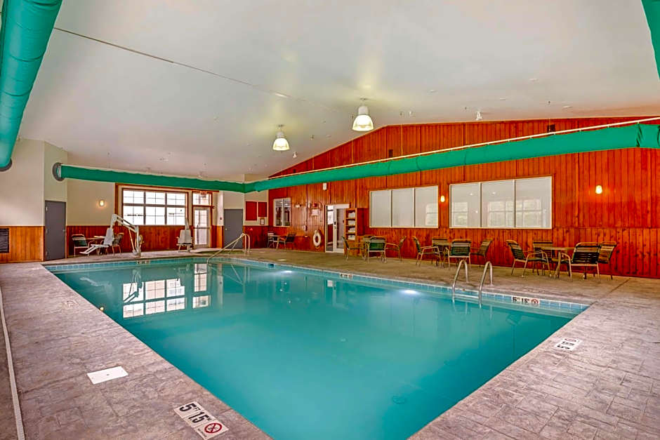 Best Western Plus Crossroads Inn & Suites