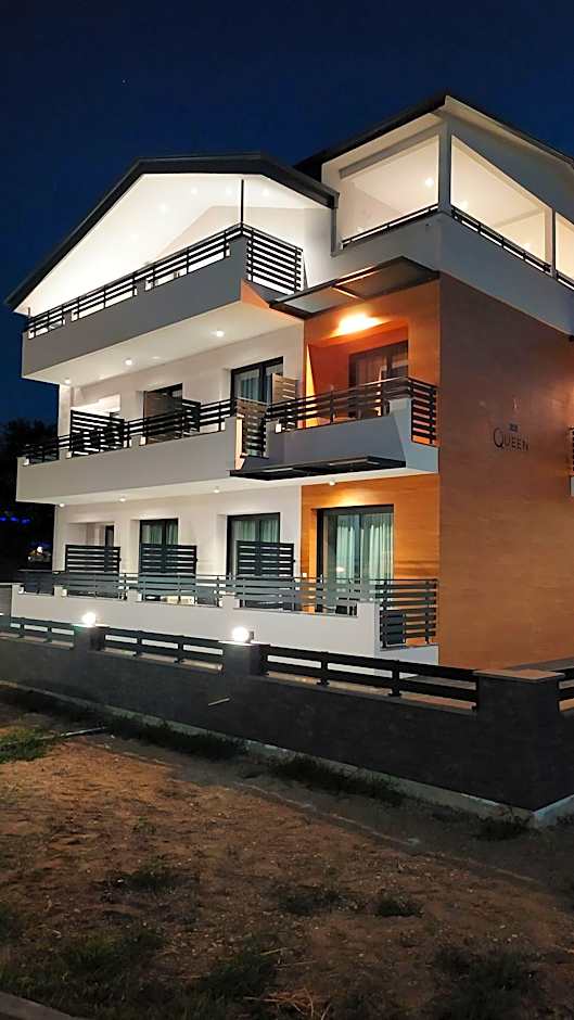 Elizabeth Queen Luxuxy Rooms