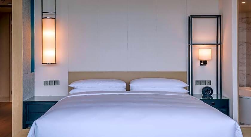 Renaissance by Marriott Suzhou Taihu Lake Hotel