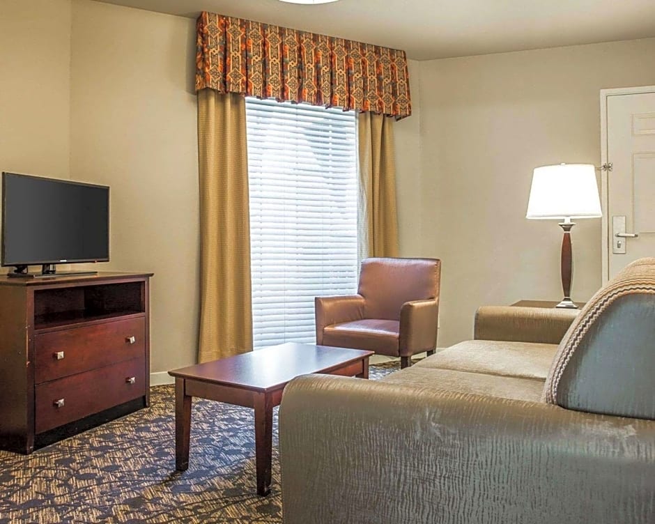 Quality Suites Atlanta Buckhead Village North