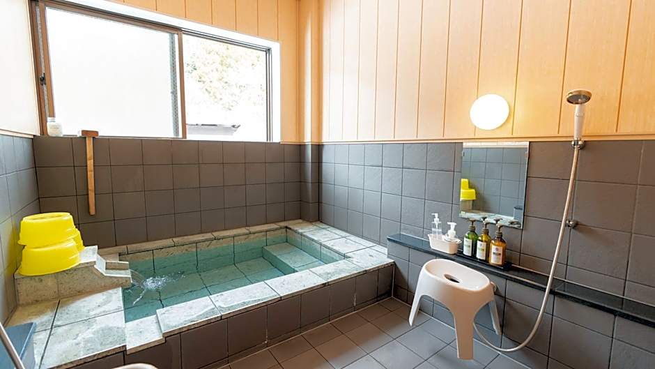 Nozawa Onsen Azegamikan