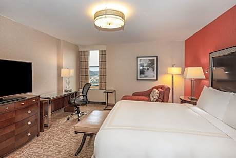 Presidential Suite, Concierge lounge access, 1 Bedroom Presidential Suite, 1 King, Sofa bed