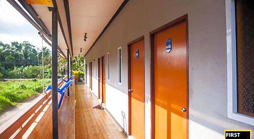 First And Frang Hotel