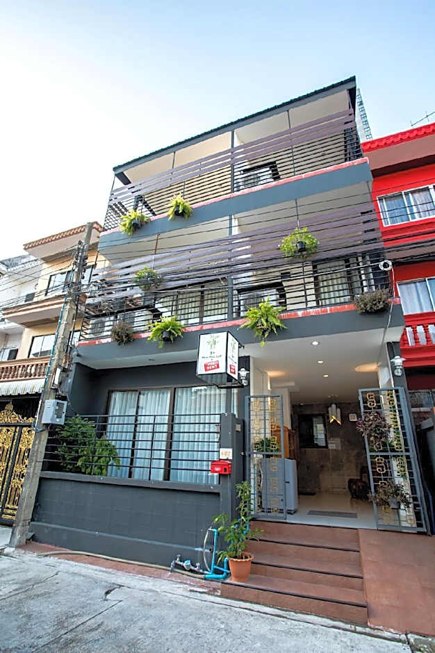 Nine Plus Loft (Guest House)