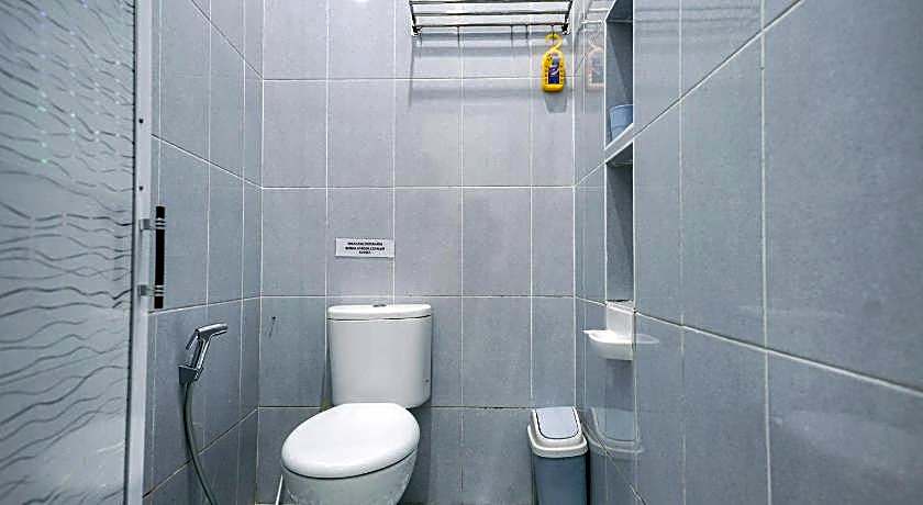 RedDoorz near Pantai Pandan Sibolga