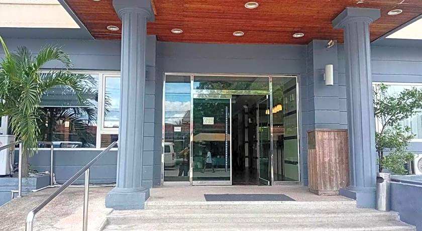 Townhouse Oak Vera Hotel Near Clark International Airport