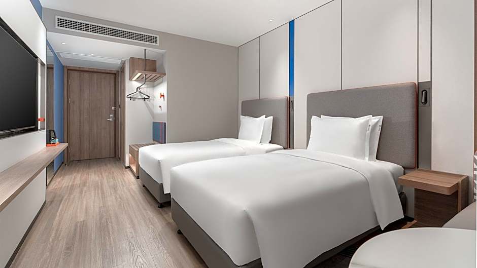 Holiday Inn Express Qingdao Shibei By IHG