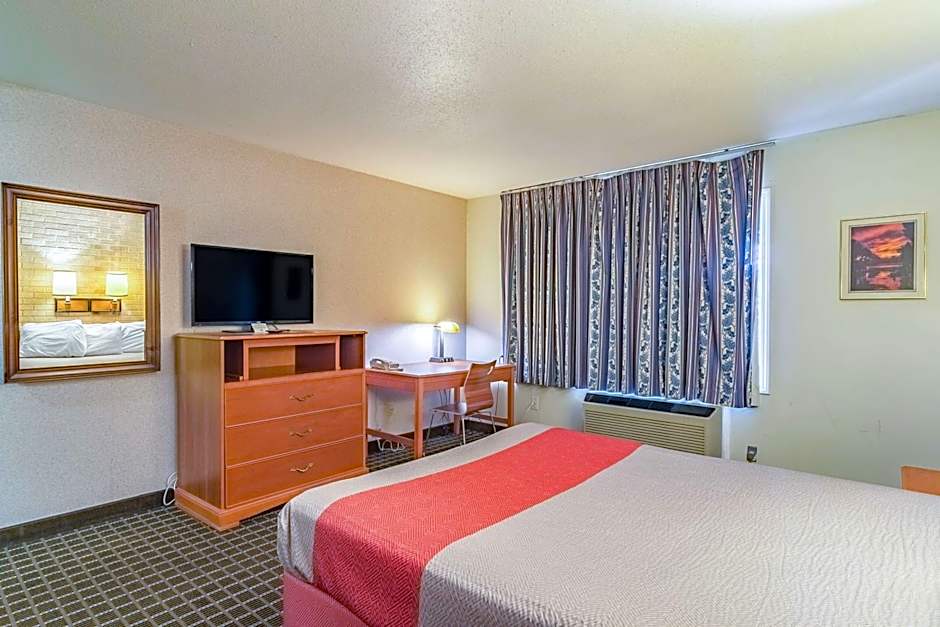 Motel 6-Grand Rapids, MI - Northeast