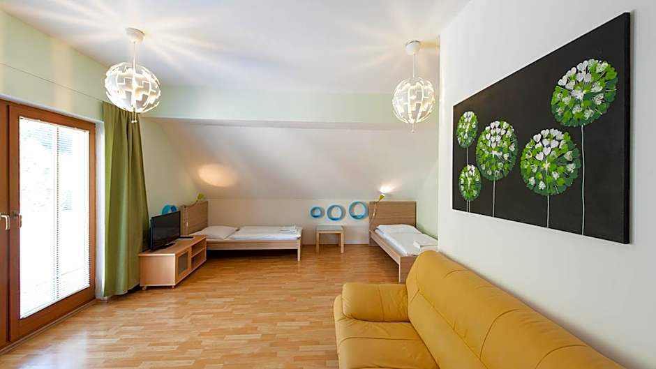 Hotel Garni Pod Skalkou