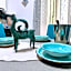 Home Jocy Spacious 3 Bed rooms Apartment with private Parking Ideal for Groups